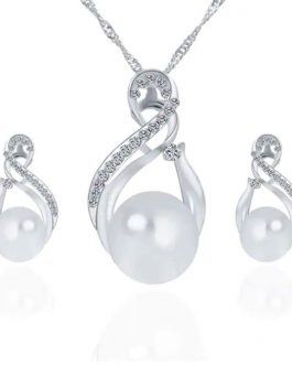 Women’s Pearl Jewelry